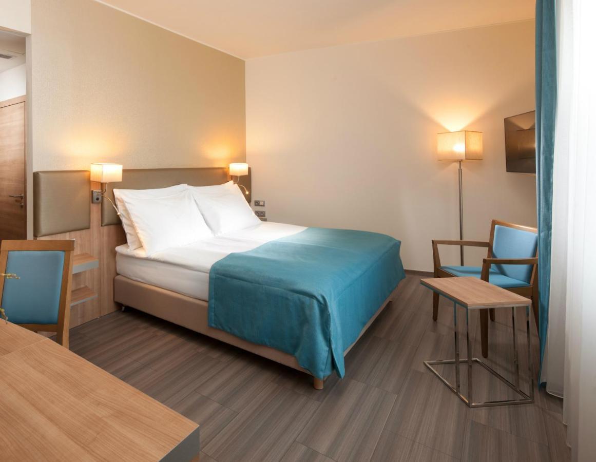 Holiday Inn Prague By Ihg Esterno foto