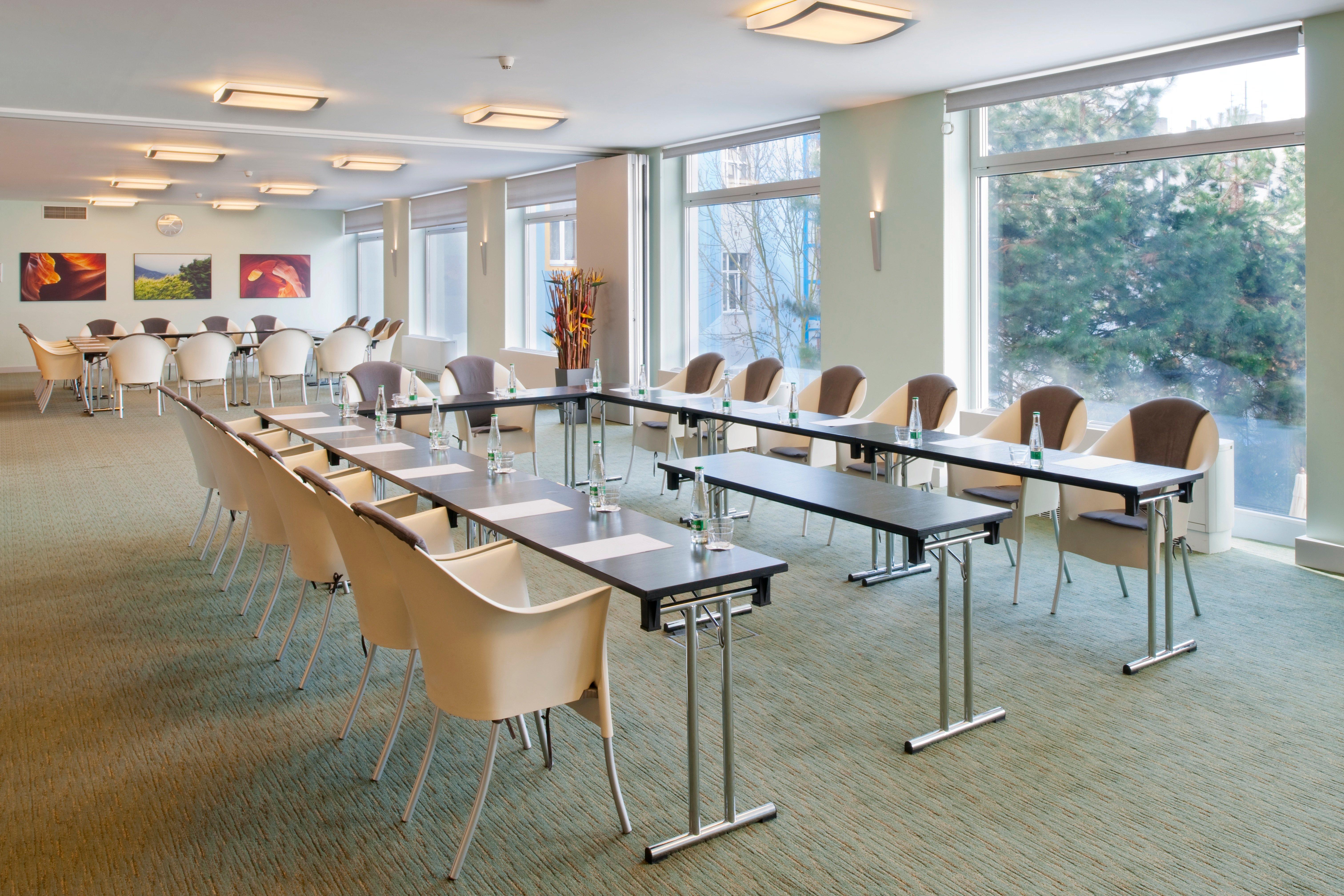 Holiday Inn Prague By Ihg Esterno foto