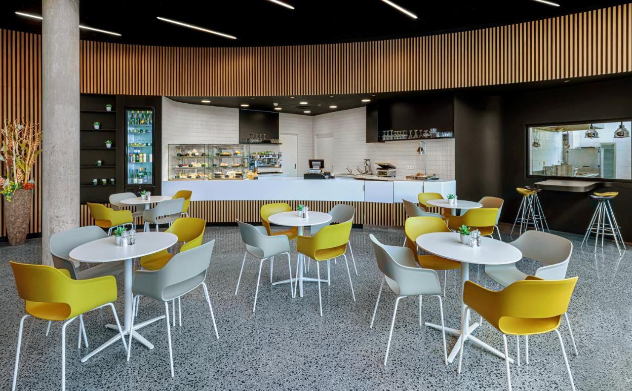 Holiday Inn Prague By Ihg Esterno foto