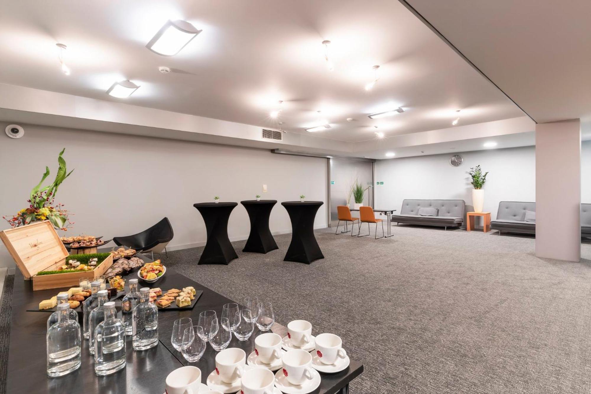 Holiday Inn Prague By Ihg Esterno foto