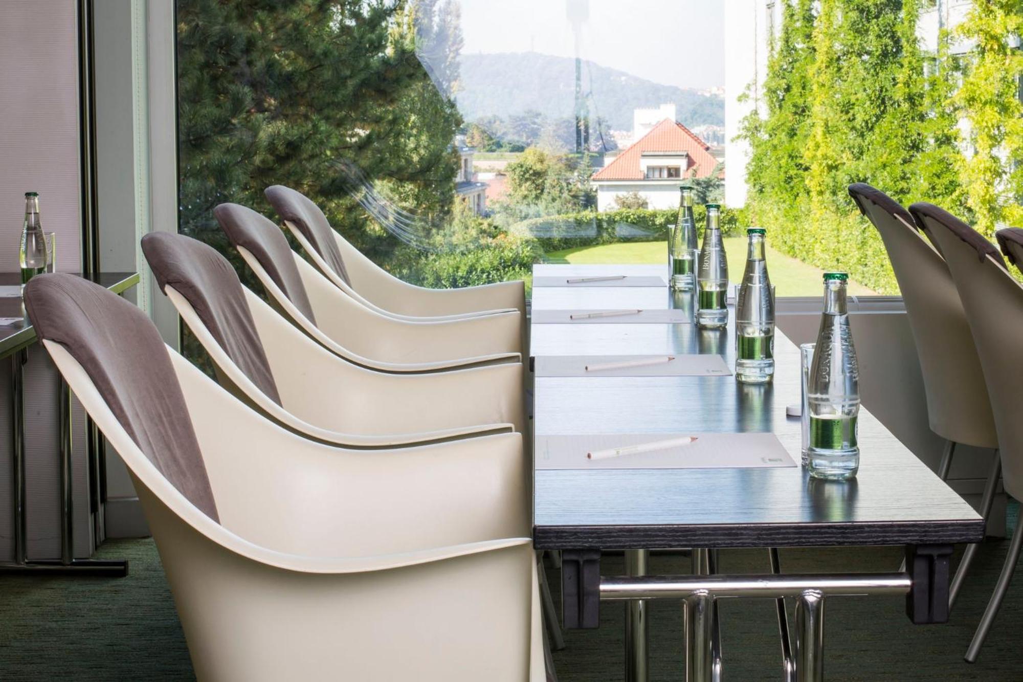 Holiday Inn Prague By Ihg Esterno foto