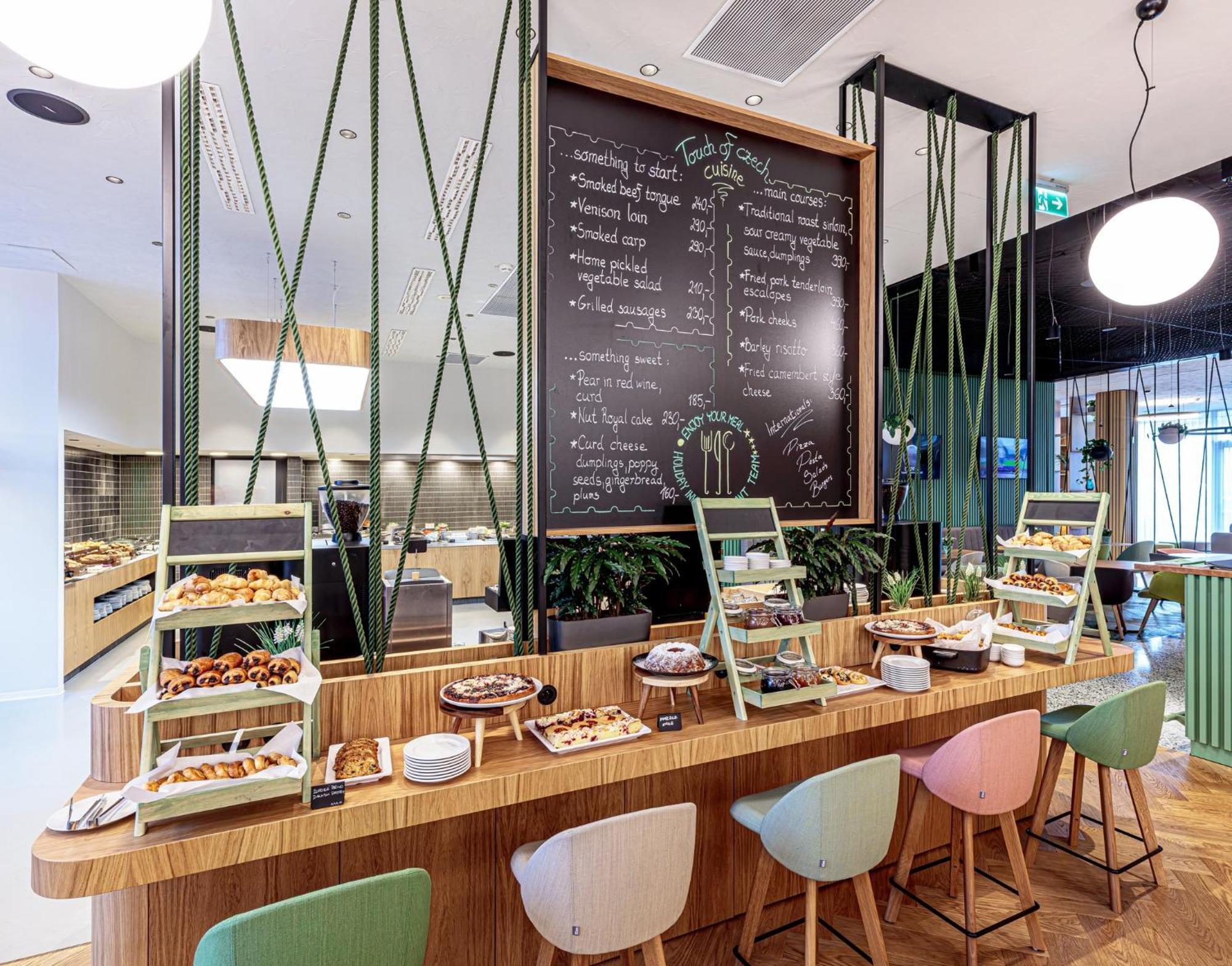 Holiday Inn Prague By Ihg Esterno foto