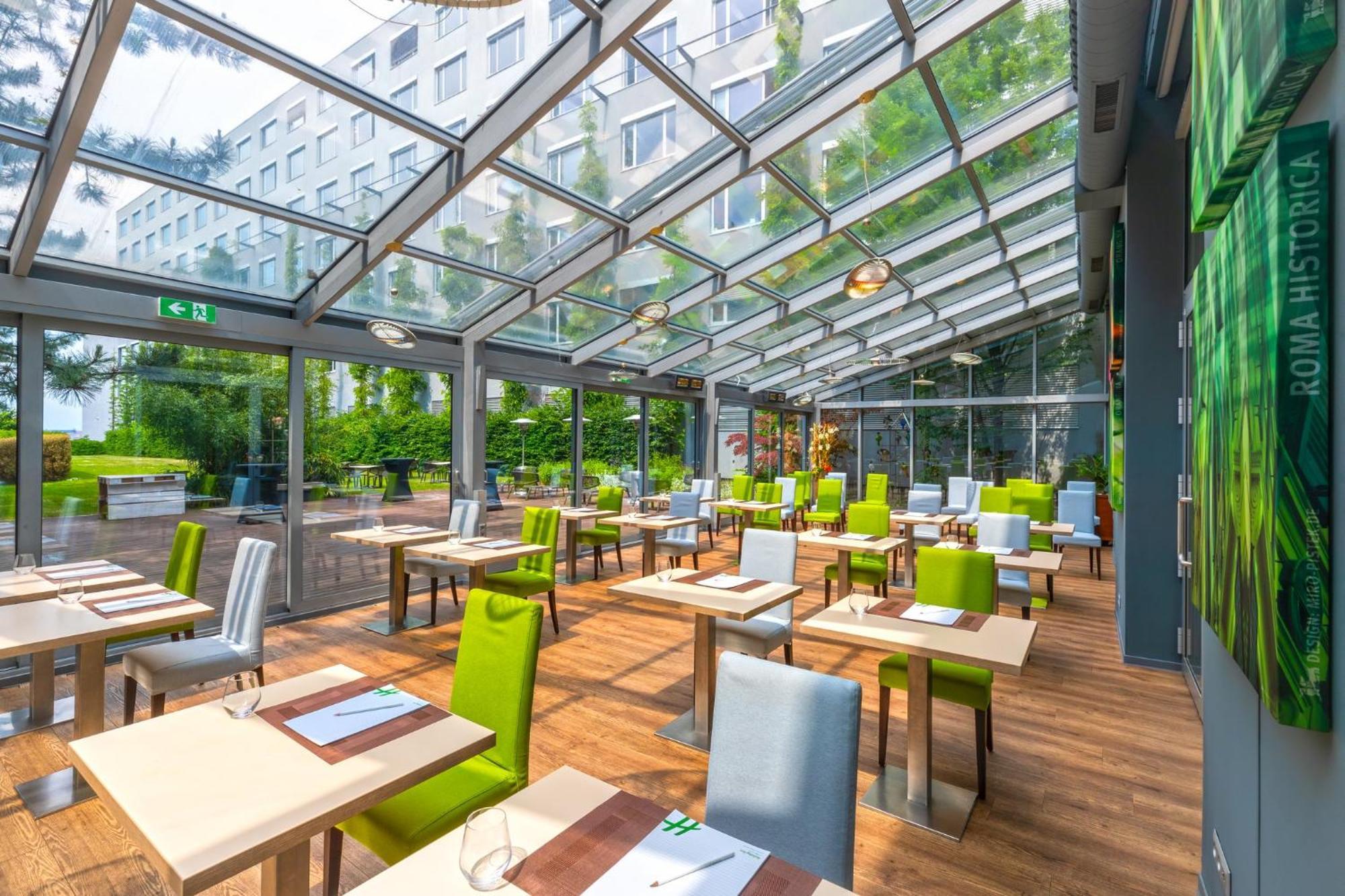 Holiday Inn Prague By Ihg Esterno foto