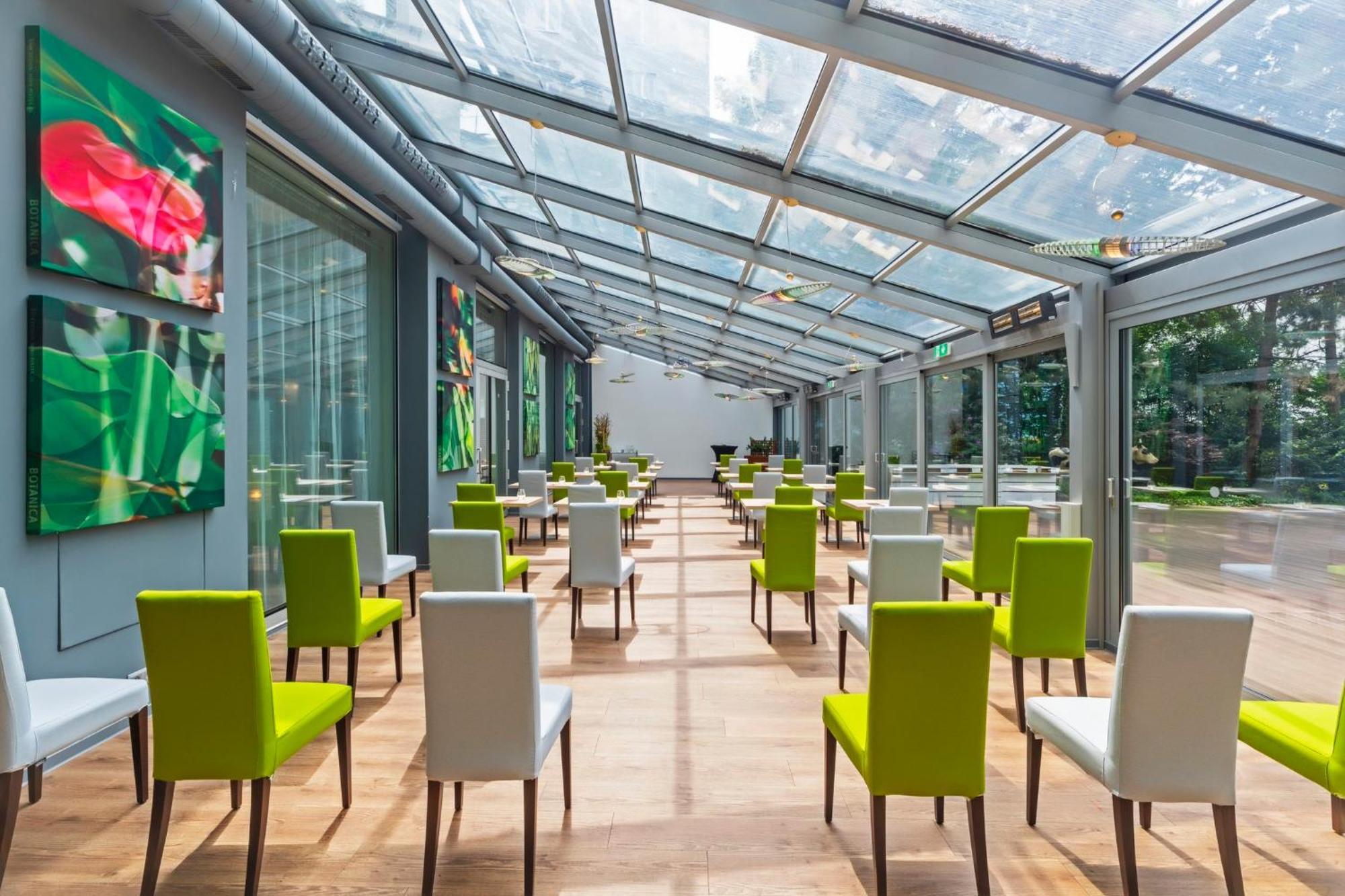 Holiday Inn Prague By Ihg Esterno foto